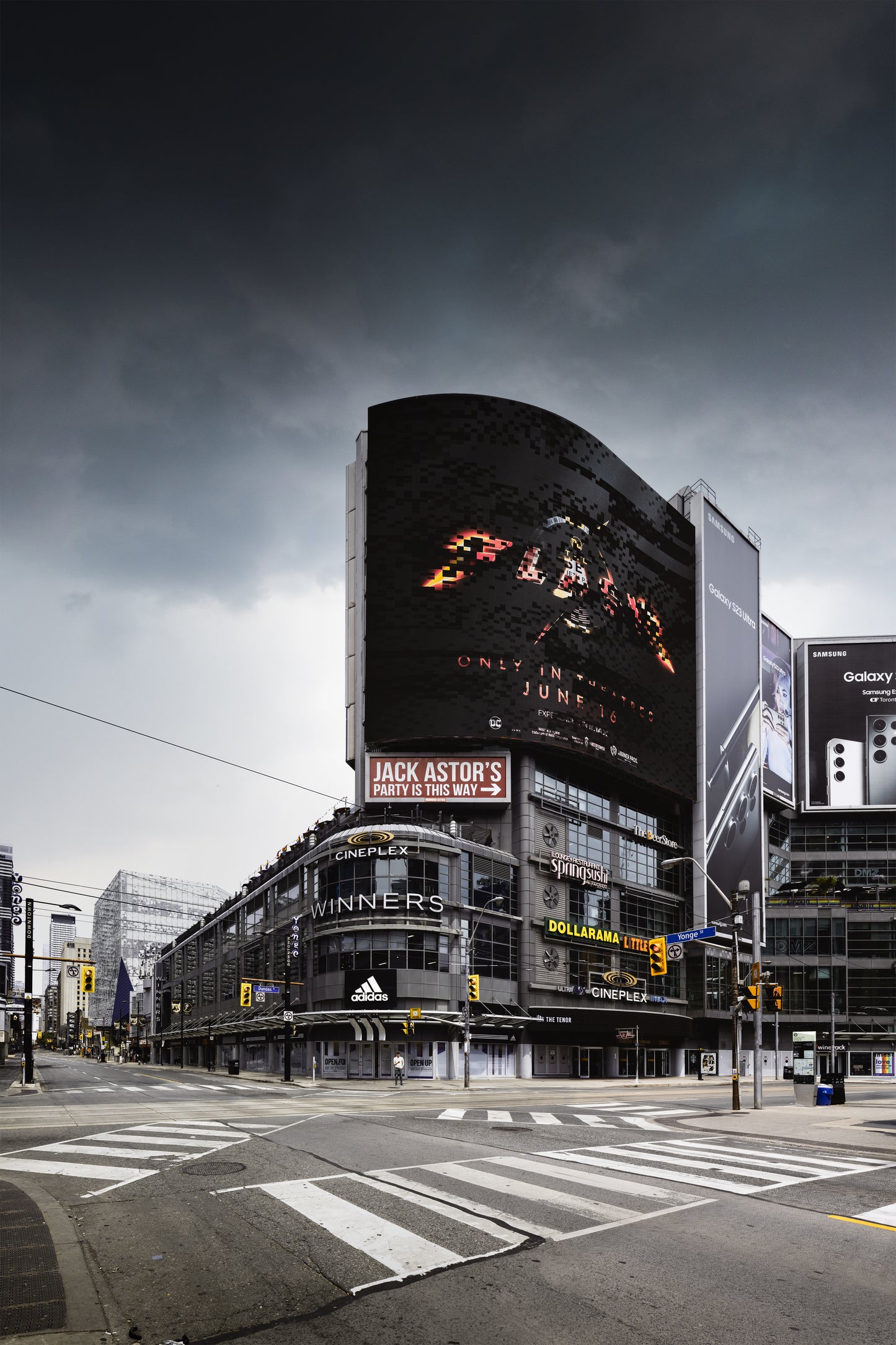 Toronto Dundas Square